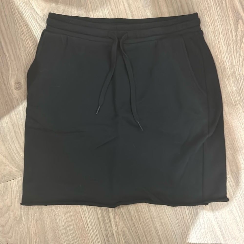 525 drawstring skirt (size small)